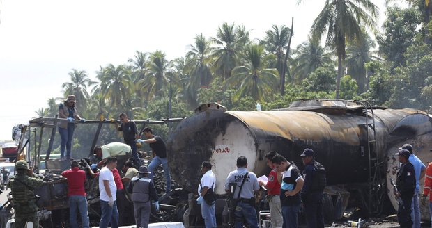 Tragická událost v Mexiku: 20 mrtvých po nehodě autobusu s cisternou benzinu