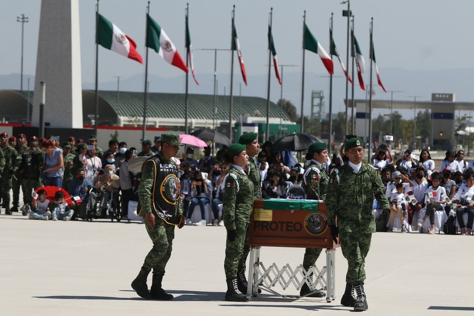 Ostatky pejska Protea, který zemřel při pátrání po přeživších v Turecku, se vrátily do Mexika.
