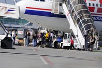 Stovky Čechů: Kvůli Řekům trčí na letištích