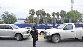 Při střelbě v prodejně mexického pivovaru zemřelo deset lidí.