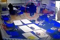 Otřesné video ze školy: Žák postřelil učitelku a tři kamarády, pak se zabil