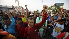 Mexičtí migranti při protestu (ilustrační foto)