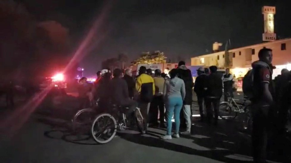 Po explozi poškozeného palivového potrubí zemřely v Mexiku desítky lidí (19. 1. 2019)