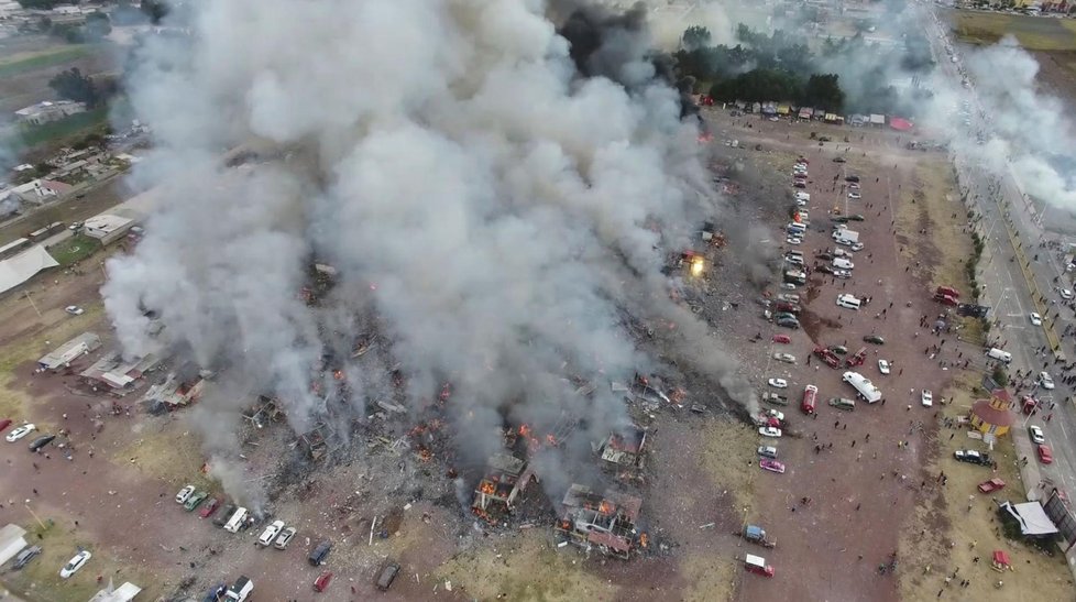 V Mexiku vybouchla továrna na pyrotechniku, exploze si vyžádala nejméně 12 obětí.