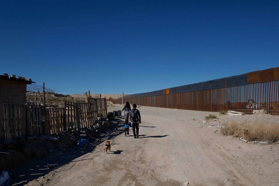 Mexiko nehodlá platit, zeď na hranicích si mají financovat USA