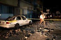 Mexiko zasáhlo zemětřesení o síle 7,0 stupně: Muže zabil sloup, lidé vybíhali ven i v pyžamech