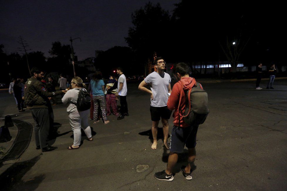 Silné zemětřesení pocítili i lidé v Mexico City.