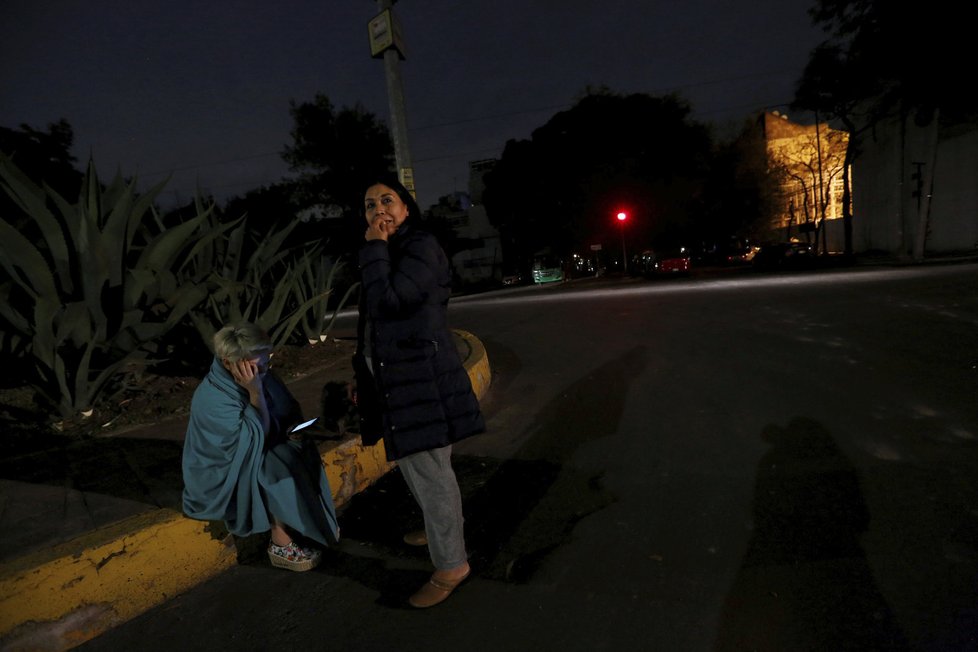 Silné zemětřesení pocítili i lidé v Mexico City.