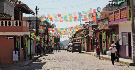 Jedna z hlavních ulic ve vesnici Xico