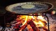 Comal, železná pánev na pečení tortill, se v rodinách dědí