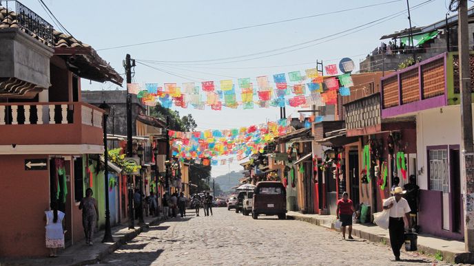 Jedna z hlavních ulic ve vesnici Xico