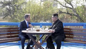 Kim Čong-un a Mun Če-in na procházce