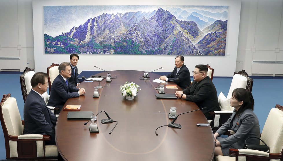 Kim Čong-una na mezikorejské jednání doprovodila jeho sestra Kim Jo-čong.