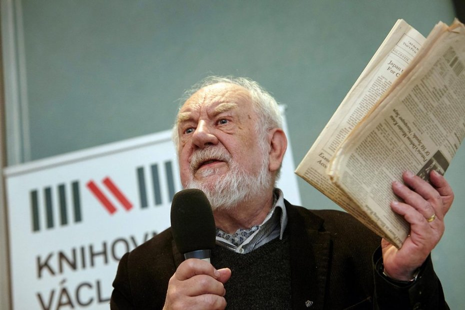 Mezinárodně uznávaný literární vědec, amerikanista a překladatel Josef Jařab na konferenci Knihovny Václava Havla.