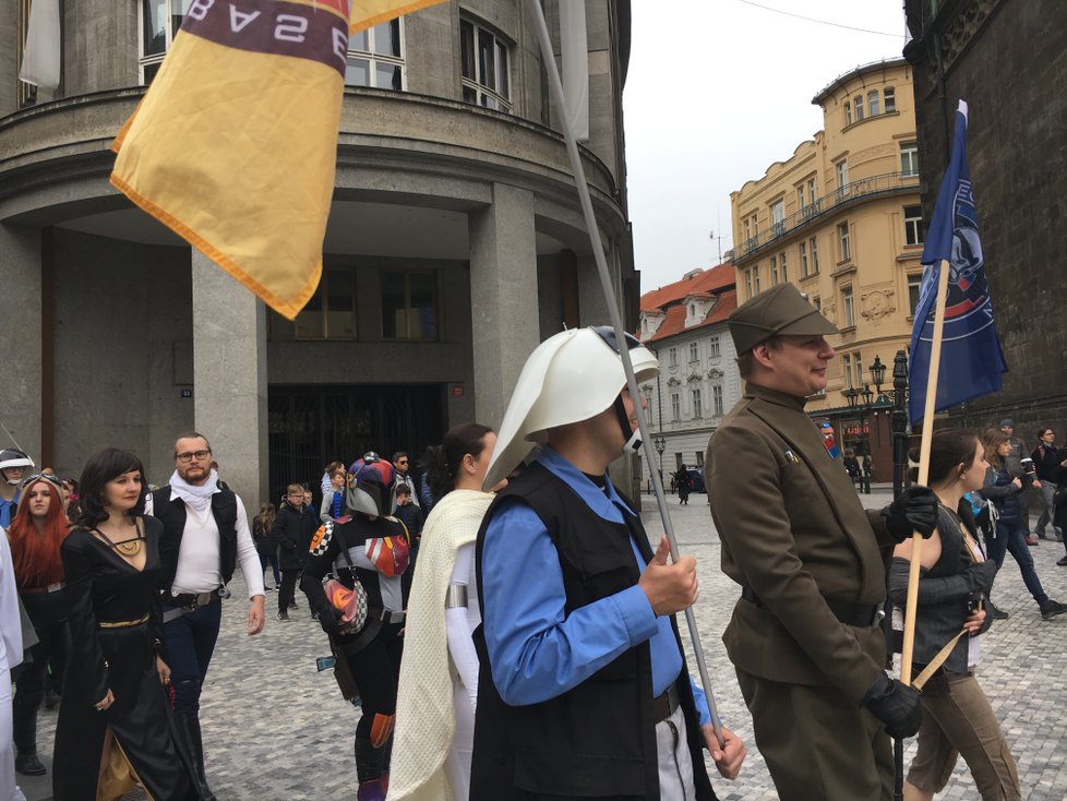 4. květen 2019: Prahou prošel pochod příznivců Hvězdných válek v rámci jejich mezinárodního dne.