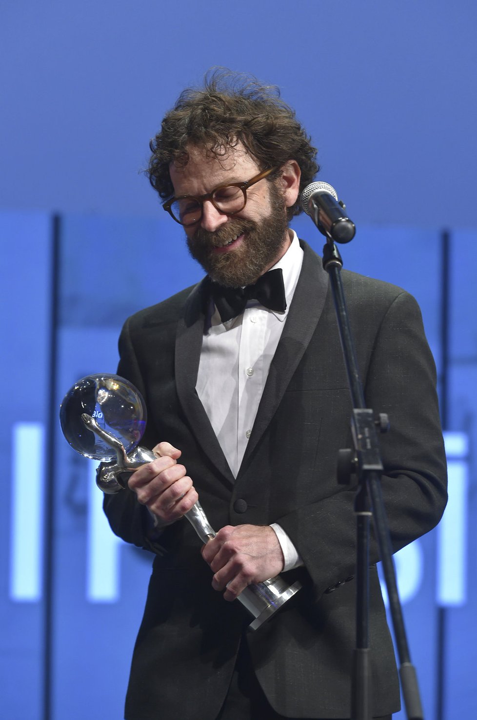 Scenárista Charlie Kaufman převzal křišťálový glóbus za přínos světové kinematografii.