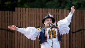 Verbuňk nejlépe tančí pojišťovák: Antonín (29) zvítězil na strážnickém festivalu