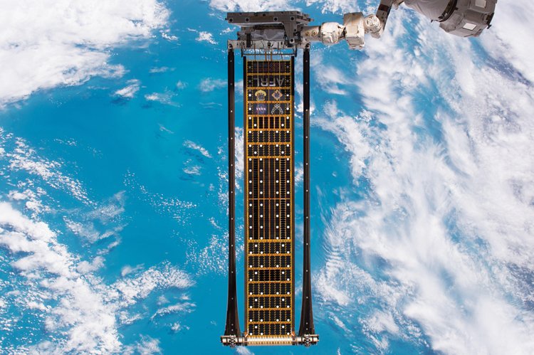 Test solárních panelů na Mezinárodní vesmírné stanici
