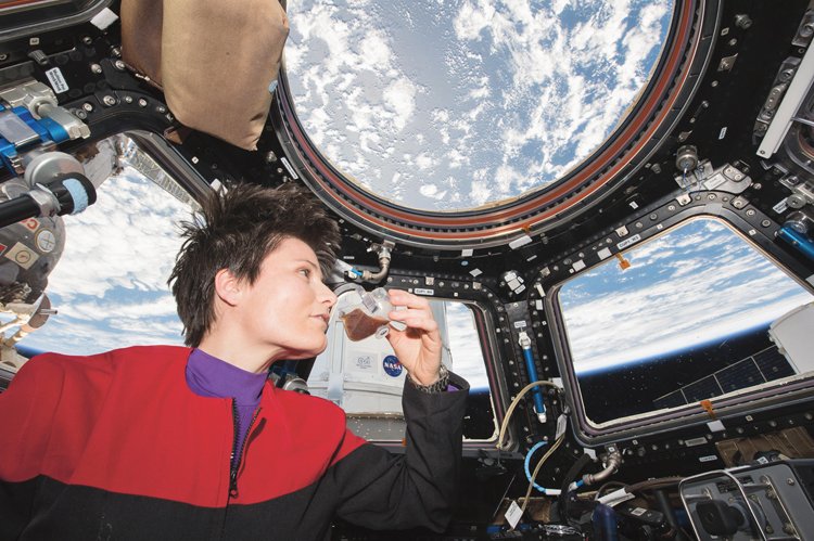 Na Mezinárodní vesmírné stanici se používá speciální hrníček pro astronauty