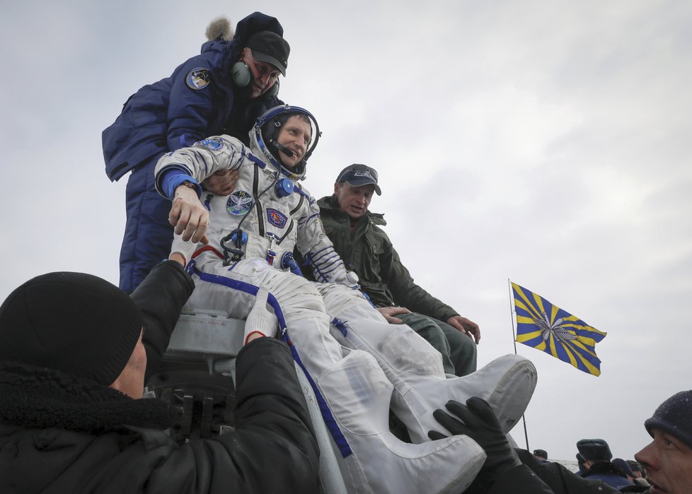 Kosmonauti se vrátili z Mezinárodní vesmírné stanice zpět na Zemi.