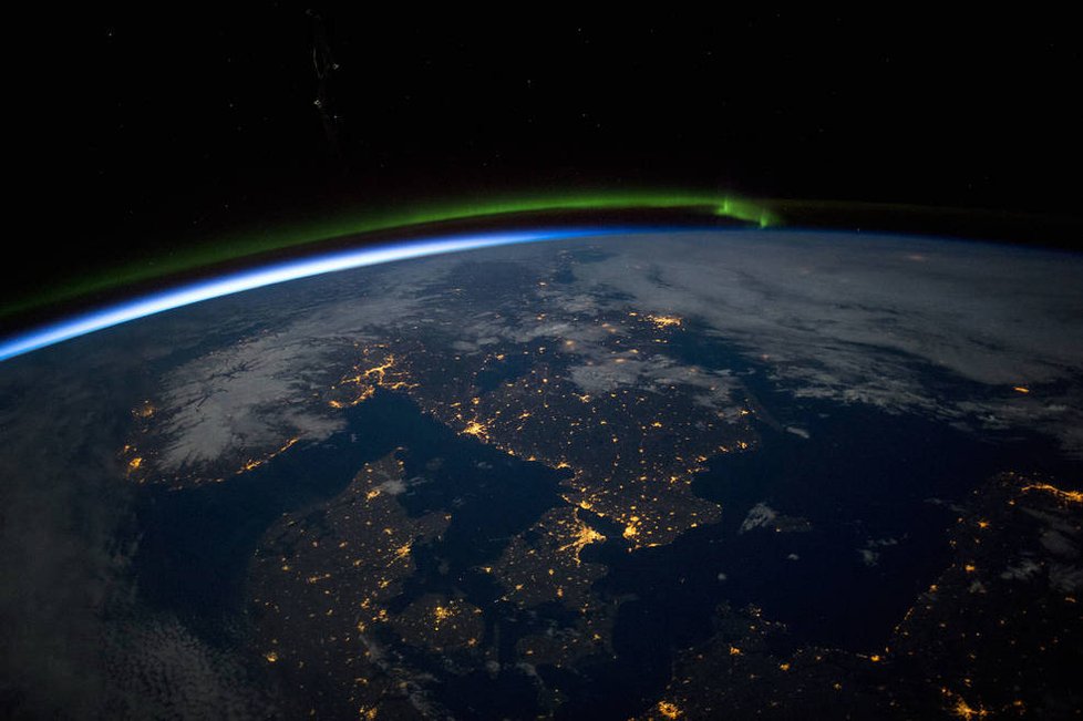 Snímky z Mezinárodní vesmírné stanice: Skandinávie v noci