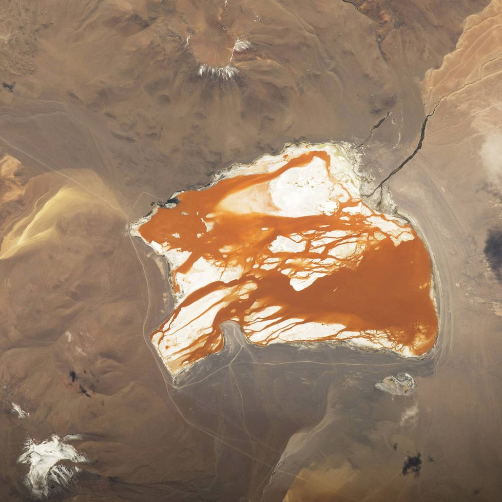 Snímky z Mezinárodní vesmírné stanice: Laguna Colorada v Bolívii