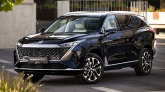MG S9 vstupuje na český trh. Láká cenou a kufrem, má však omezení MG S9 vstupuje na český trh. Láká cenou a kufrem, má však omezení