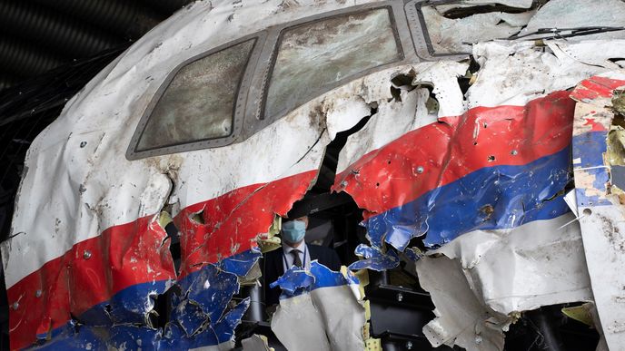 Existují důkazy, že letoun MH17 sestřelila raketa Buk, uvedl v červnu 2021 nizozemský soud.