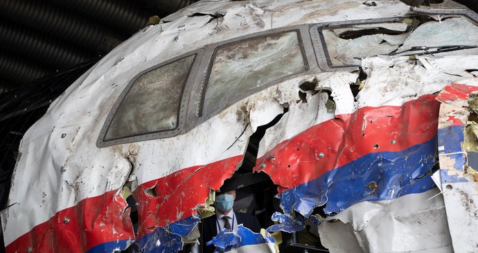 Podle nizozemského soudu jsou důkazy, že letoun MH17 sestřelila raketa Buk (červen 2021).