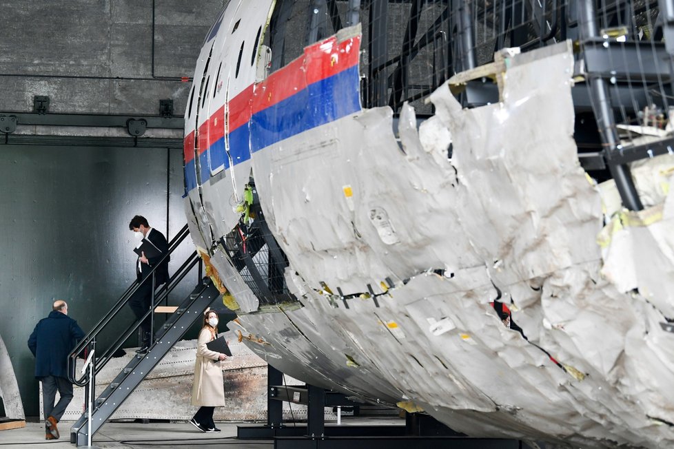 Podle nizozemského soudu jsou důkazy, že letoun MH17 sestřelila raketa Buk (červen 2021).