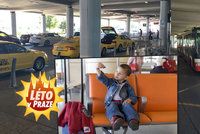 MHD, taxi nebo autem: Jak se dostanete na letiště Václava Havla a za kolik?