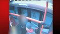 Další agresor v MHD: zaútočil na dívku v trolejbusu!