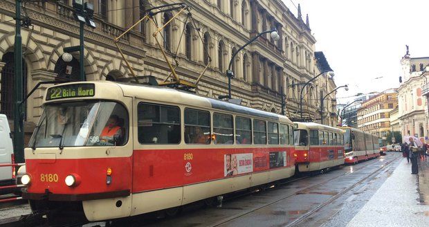 Výluky zasáhnou také tramvajovou linku číslo 22.