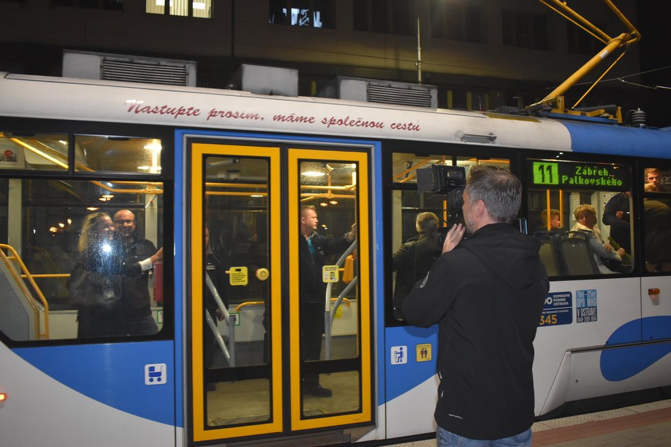 Noční akce ostravských asistentů přepravy a městské policie.