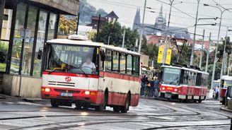 Praha chystá dražší jízdné i parkovné. Roční kupon na MHD bude možná stát o téměř dva tisíce více