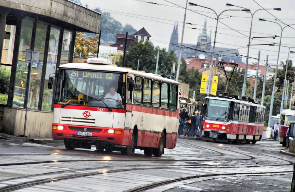 Roční kupon na MHD v Praze možná podraží o téměř dva tisíce | e15.cz