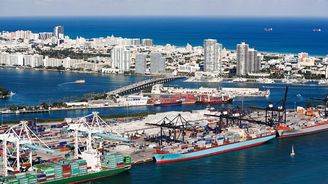 Americké přístavy závodí v rozšiřování kvůli rozšířenému Panamskému průplavu
