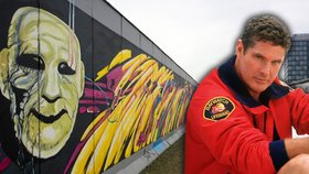 David Hasselhoff zpíval v roce 1989 u Berlínské zdi píseň o svobodě