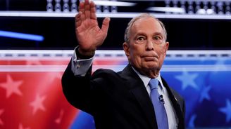 Miliardář Bloomberg odstoupil z bojů o Bílý dům. Dál podpoří Joea Bidena