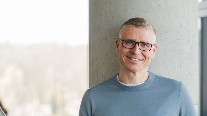 „Klíčové kritérium pro úspěch startupu je načasování. Hledáme proto řešení, kde vidíme bod zvratu, kdy se ta řešení dokážou přetavit ve fungující model,“ říká investor Broda. „Klíčové kritérium pro úspěch startupu je načasování. Hledáme proto řešení, kde vidíme bod zvratu, kdy se ta řešení dokážou přetavit ve fungující model,“ říká investor Broda.