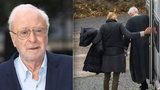 Oscarový herec Michael Caine v Česku točí Žižku: Zradila ho noha!