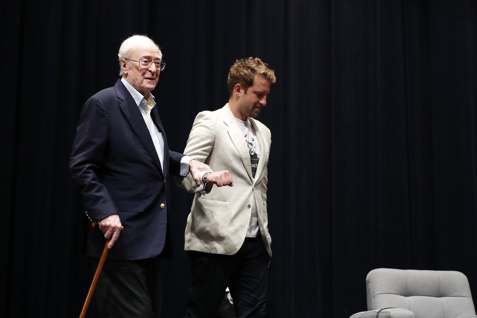 Herec Michael Caine ve Varech