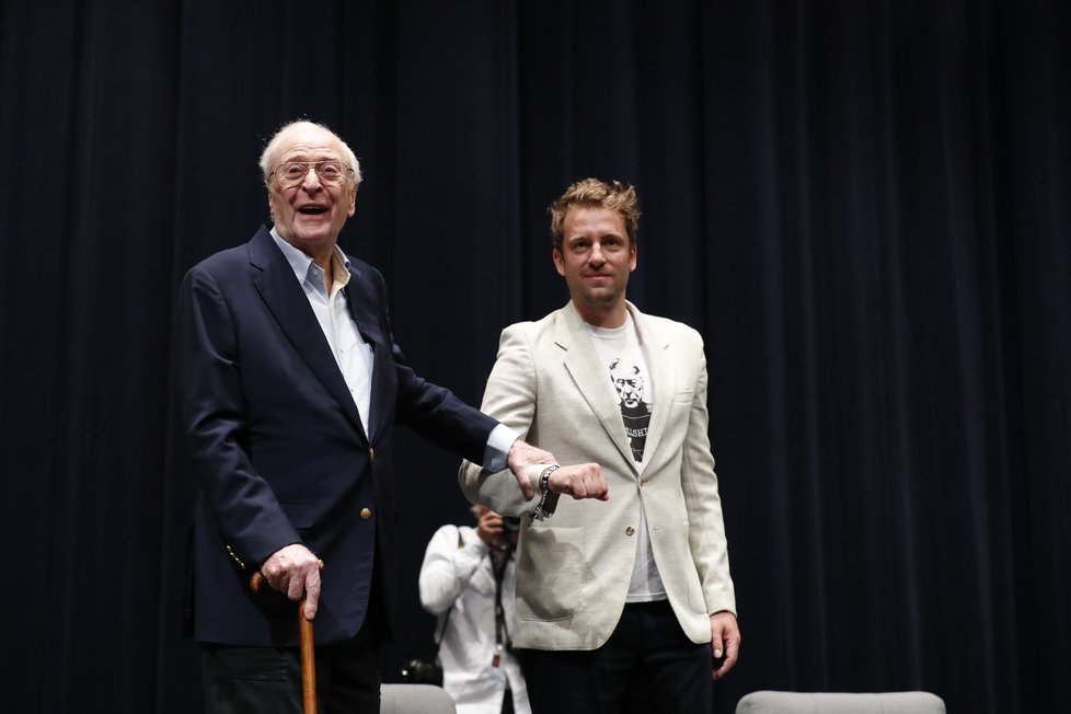 Herec Michael Caine ve Varech