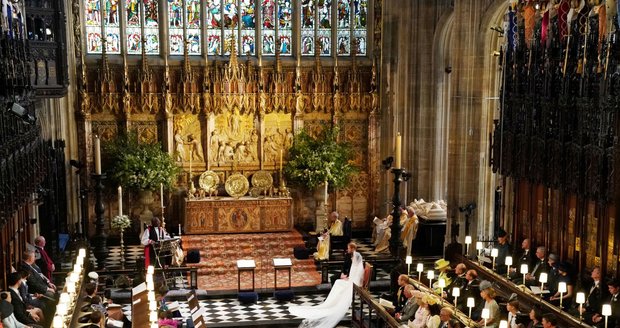 Černošský kněz Michael Curry pronesl na svatbě Harryho a Meghan vášnivý projev