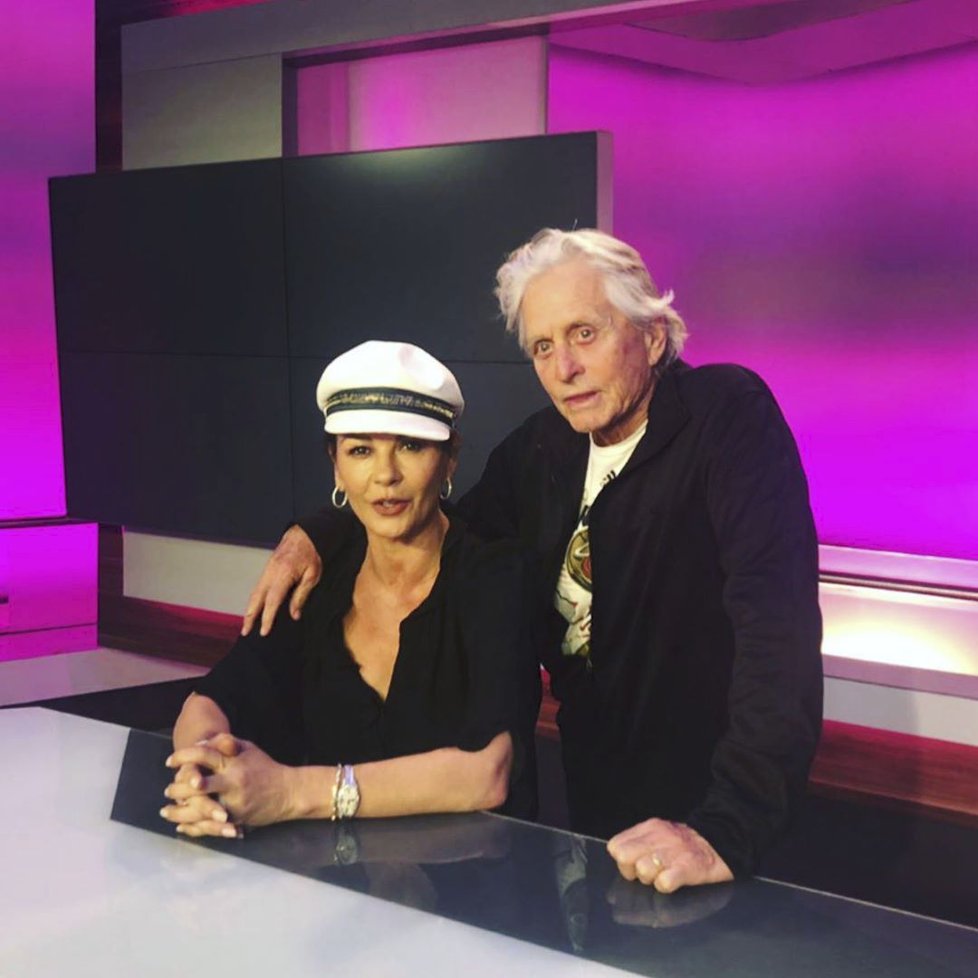 Michael Douglas a Catherine Zeta-Jonesová na návštěvě v televizi JOJ