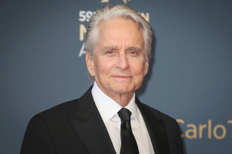 Michael Douglas převzal na festivalu v Monte Carlu Zlatou nymfu za celoživotní přínos.