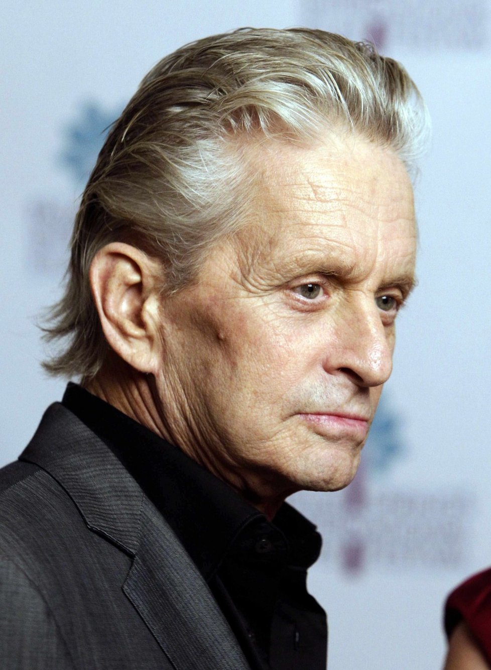 Michael Douglas natáčí v českém hlavním městě nový film.