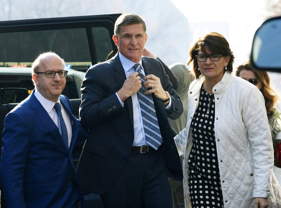 Trumpův bývalý bezpečnostní expert Michael Flynn na výslechu FBI kvůli jeho stykům v Rusy během volební kampaně