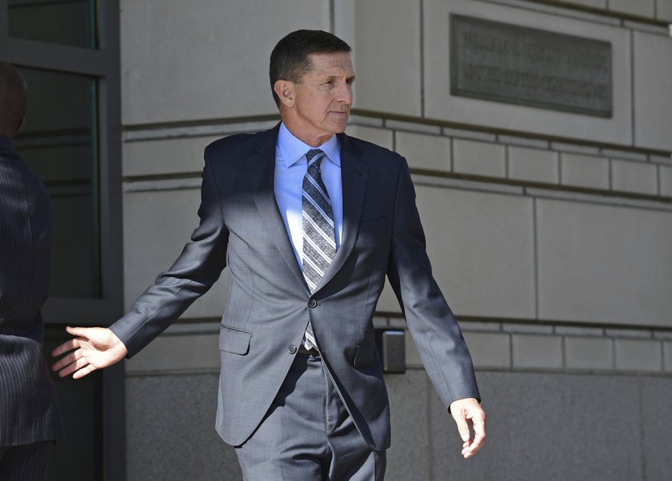 Trumpův bývalý bezpečnostní expert Michael Flynn na výslechu FBI kvůli jeho stykům s Rusy během volební kampaně