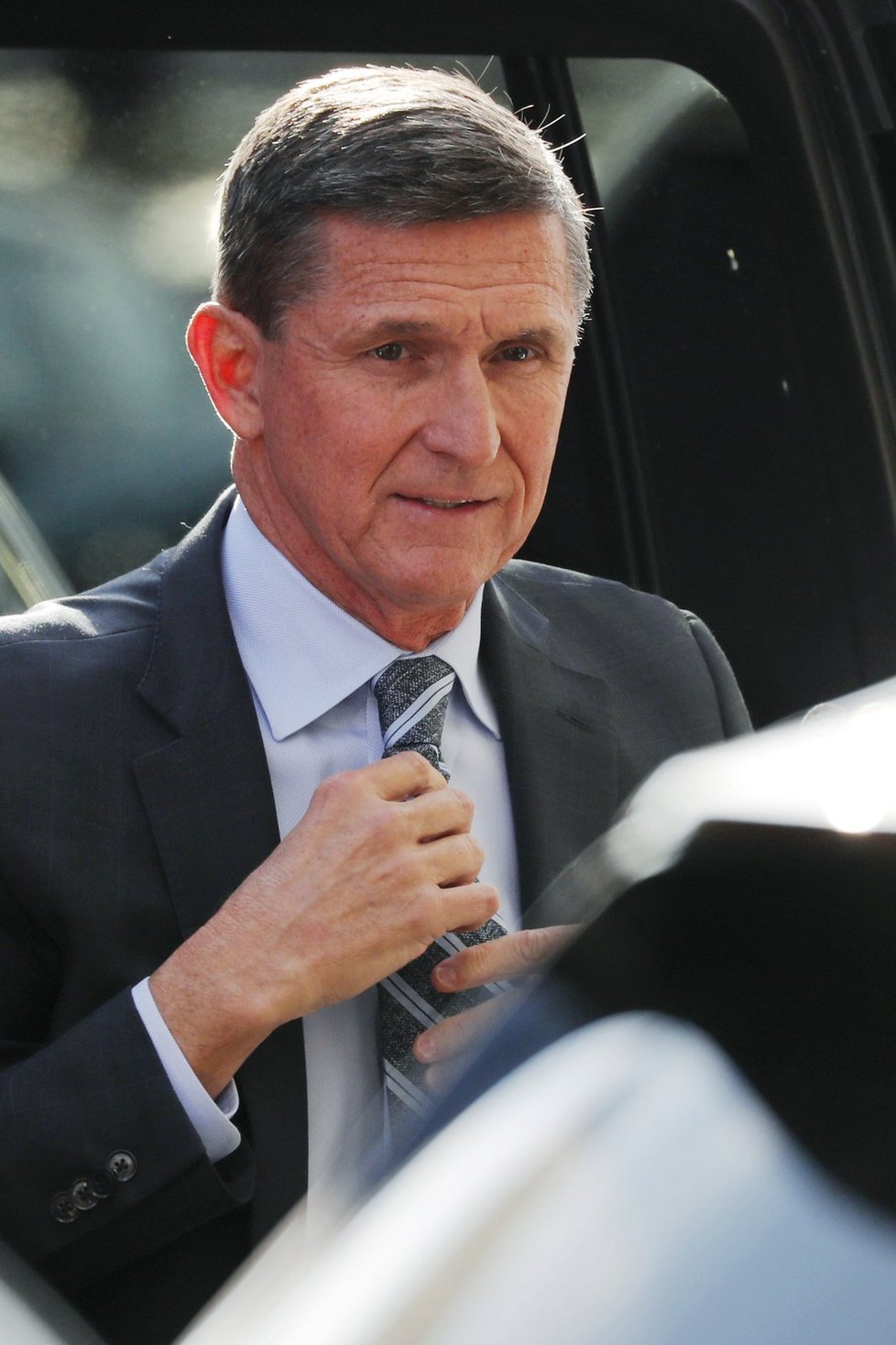 Trumpův bývalý bezpečnostní expert Michael Flynn na výslechu FBI kvůli jeho stykům v Rusy během volební kampaně.